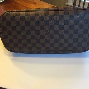 100% authentic Louis Vuitton Neverfull mm