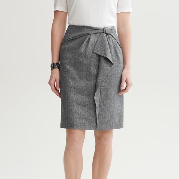 bow skirt
