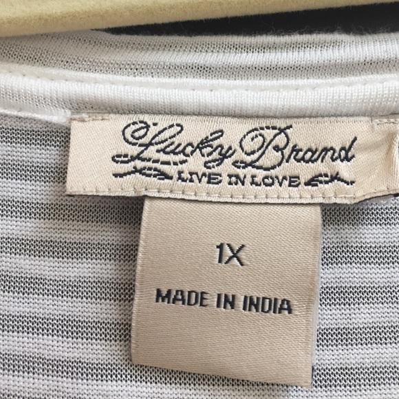 Lucky eyelet 3/4 sleeve cotton top. - Picture 2 of 3