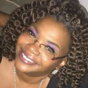 Meet your Posher, Paula