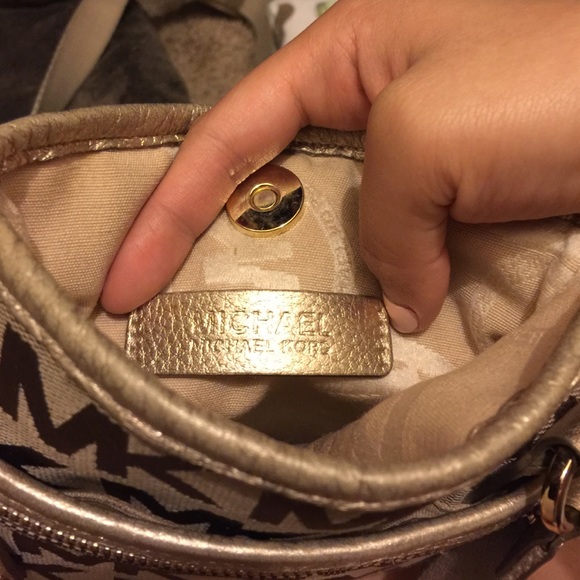 Michael Kors Crossbody - Picture 3 of 4