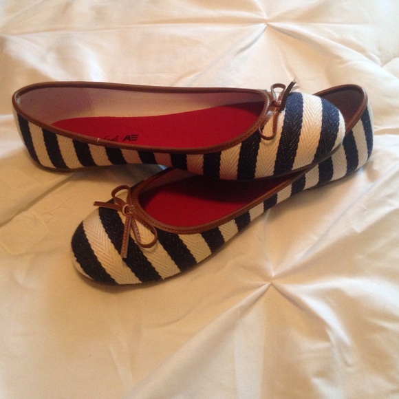 American Eagle flats