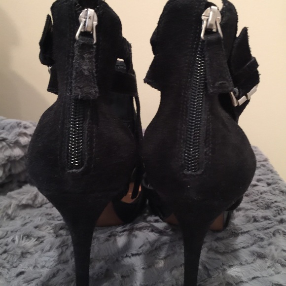 Shoes!!!!! - Picture 3 of 4