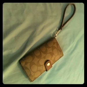 Coach cellphone wrislet