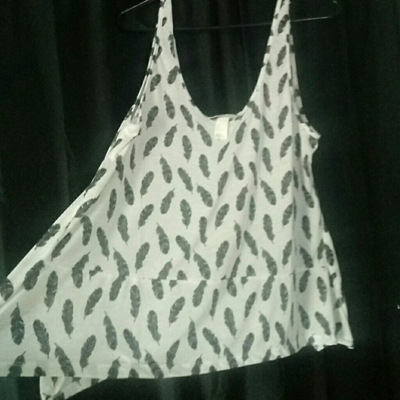 H&M Feather Tank - Picture 3 of 3