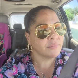 Meet your Posher, Brunilda