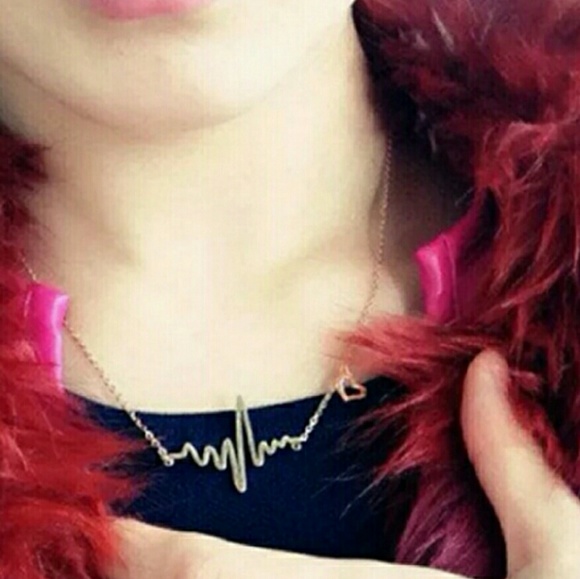 BUNDLE ONLY new gold tone ekg heartbeat necklace - Picture 2 of 3