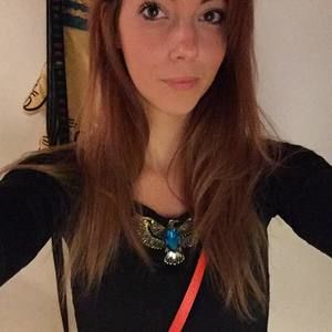 Meet your Posher, Danielle