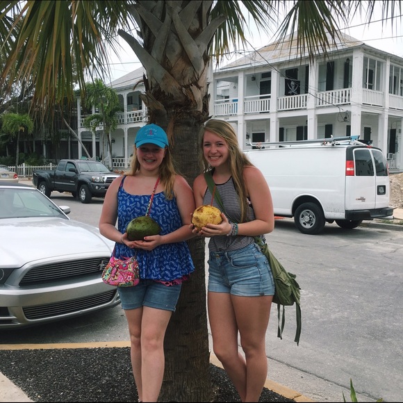 Meet your Posher, Ally - Picture 1 of 1