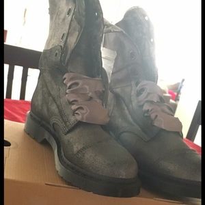 Doc Martin Boots women's size 10 NWOT