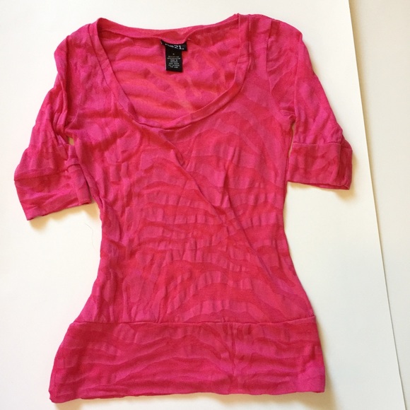 Cute pink top