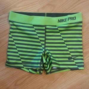 Nike Pro