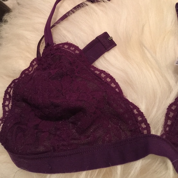 Lace triangle Bralette . - Picture 3 of 7