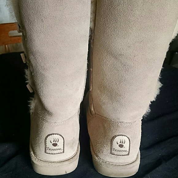 ***SOLD***Bearpaw boots - Picture 3 of 4