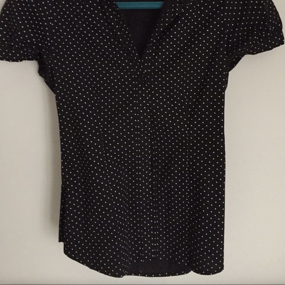 Fitted black polka dot button down - Picture 3 of 3