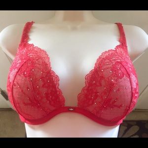Victoria's Secrets Padded Push Up Bra 36C