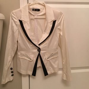 White blaze with rhinstones