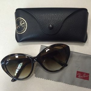 Ray-Ban Cateye Tortoiseshell Sunglasses