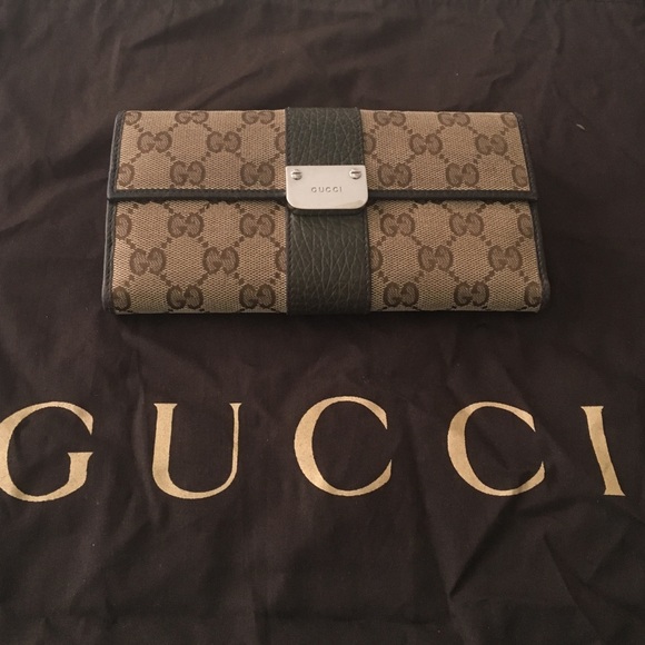 100% authentic Gucci wallet w/ olive leather trim