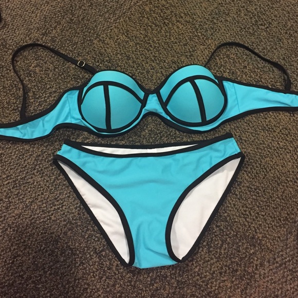Sold on Ⓜ️ Adorable Bikini!