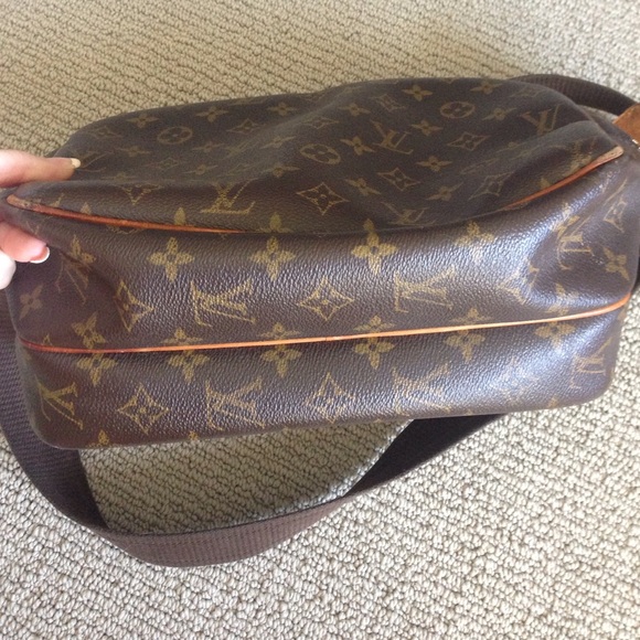 SOLD Authentic Louis Vuitton reporter bag - Picture 4 of 4