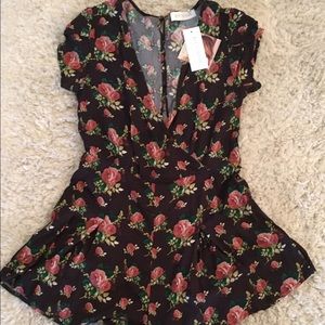 NWT KITTENISH "Maria Elena" Romper 🌹