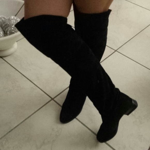 Over the knee black suede boots - Picture 3 of 4