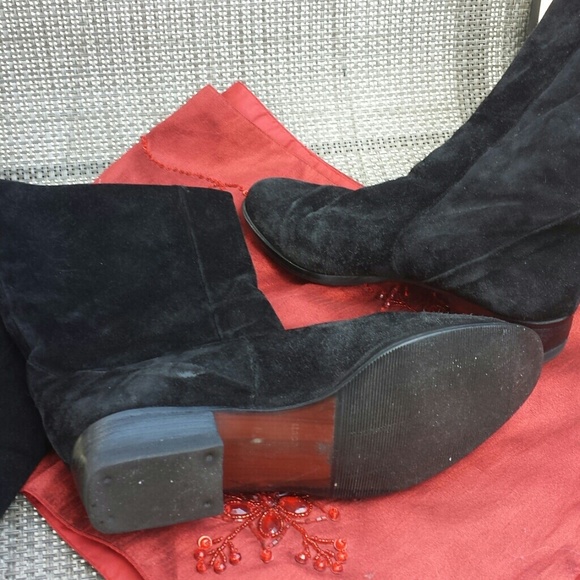 Over the knee black suede boots - Picture 4 of 4