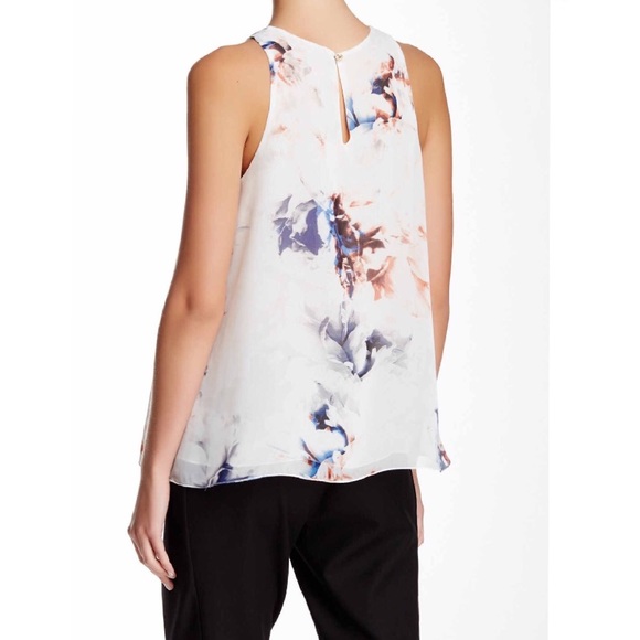 🍾FINAL🍾Sleeveless  Floral Blouse - Picture 2 of 3