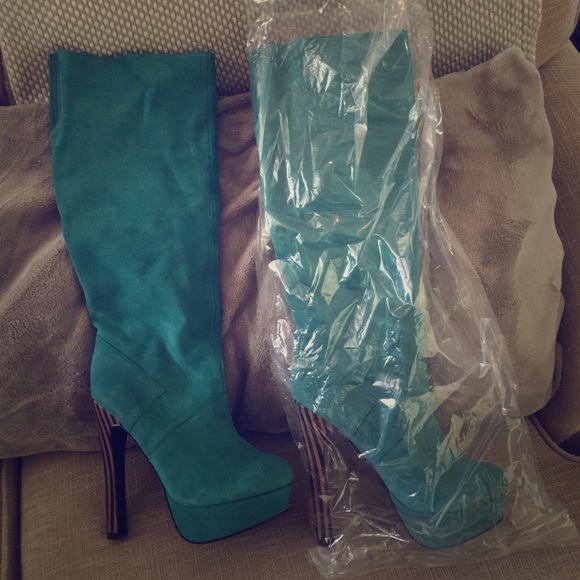 Colin Stuart -Teal Authentic Suede boots.