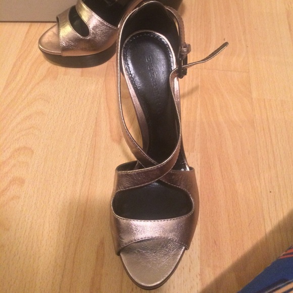 Burberry Metallic Gold Wedges - Picture 2 of 2