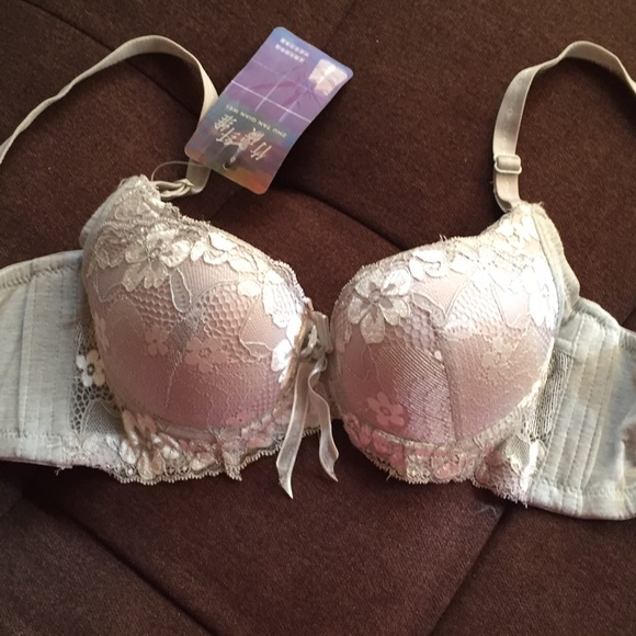 New✨Embroidered padded push up Bra