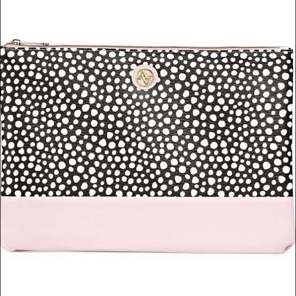 Adrienne Vittadini Tech Bag!!! NWT REDUCED!! - Picture 1 of 1