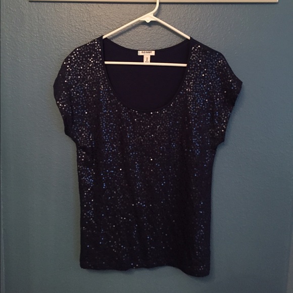 Short-sleeve sequin top