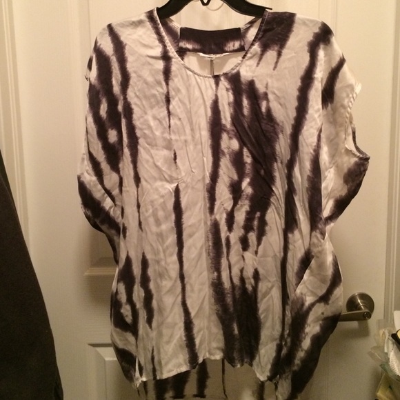 CAbi Cocoon Top #137. 100% silk.