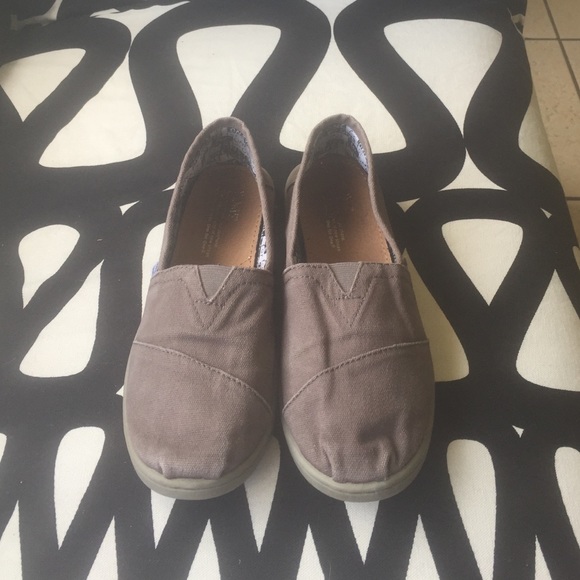 Gray Toms (rubber sole)