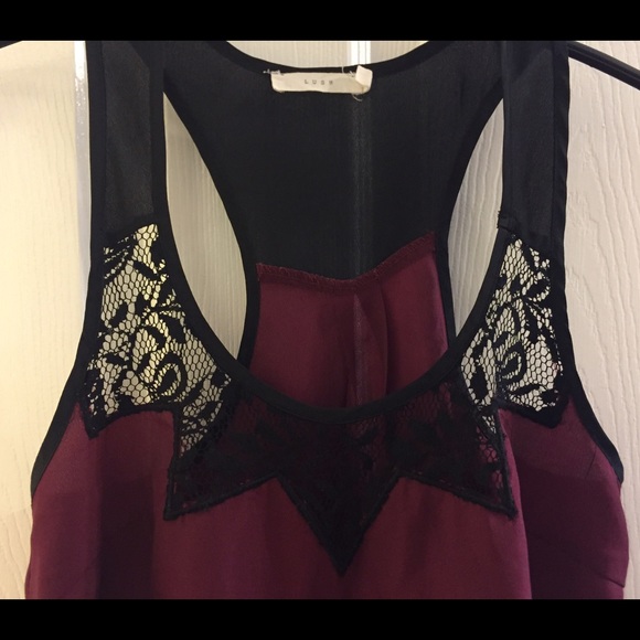 Lush Maroon Top - Picture 3 of 4