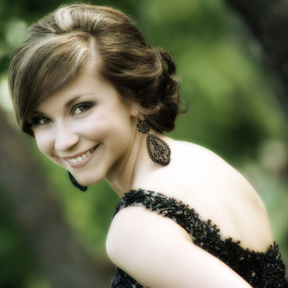 Meet your Posher, Danielle
