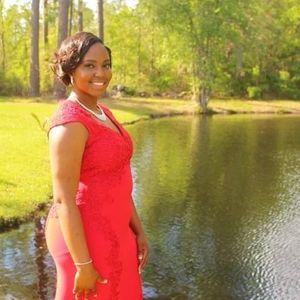 Meet your Posher, Regina