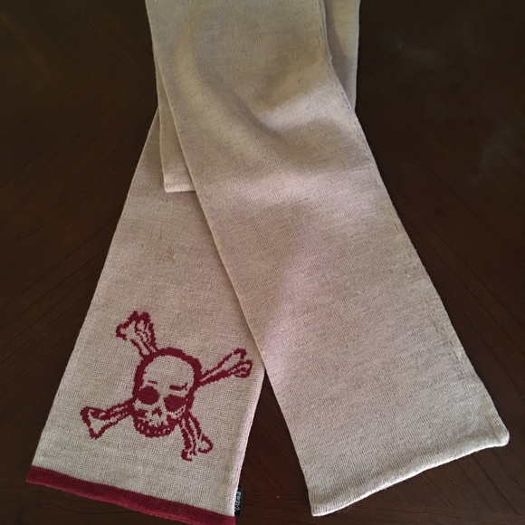 Skull scarf