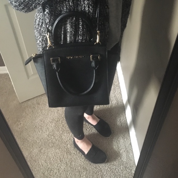 Michael Kors handbag/crossbody purse - Picture 2 of 4