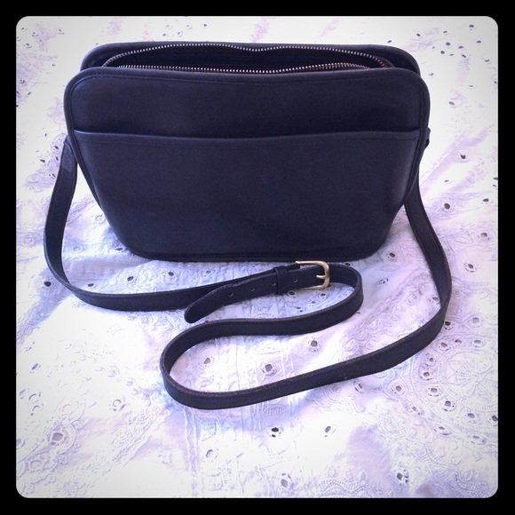 💥FLASH SALE💥LARGE Authentic Coach purse