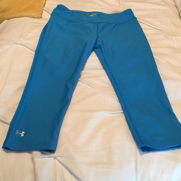 Under armor size medium running capris nwot