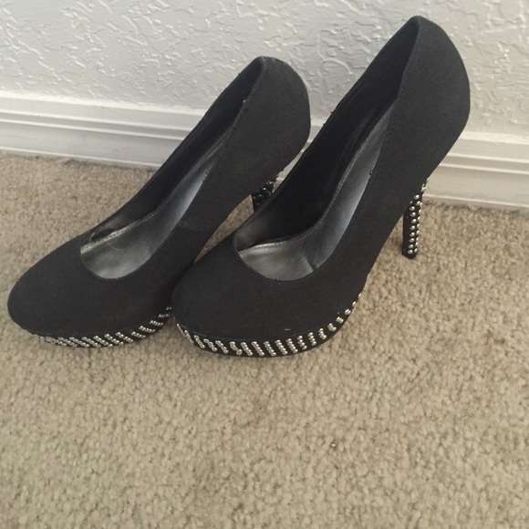 ♥️1 Day Special!!♥️ Black Heels