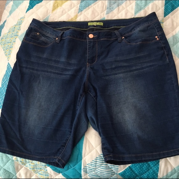 Stretch Jean Shorts- Knee Length