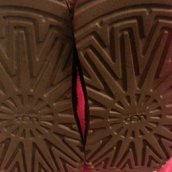 SOLD!!!!!!!!Authentic UGG Argyle - Picture 4 of 4