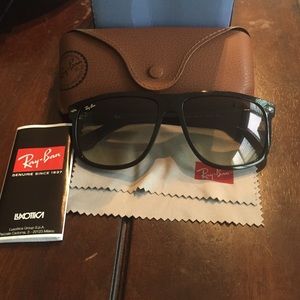 Ray Ban RB4147