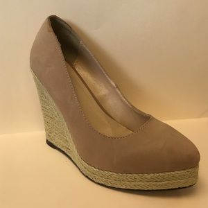 Michael Antonio Anabel Suede size 7 summer wedge