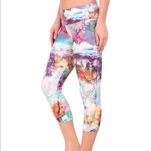 Onzie sport capri pants in multicolor.