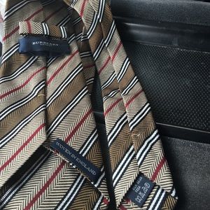 100% BURBERRY TIE